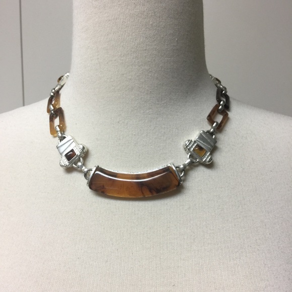 Pretty light and dark amber marbled necklace. - Picture 2 of 4